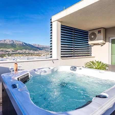New Luxury 3-Bedroom Penthouse With Huge Terrace Split Eksteriør bilde