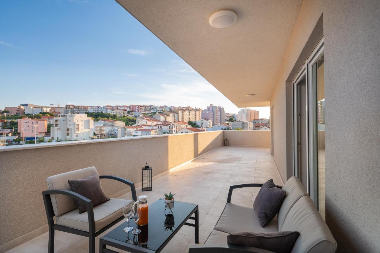 New Luxury 3-Bedroom Penthouse With Huge Terrace Split Eksteriør bilde