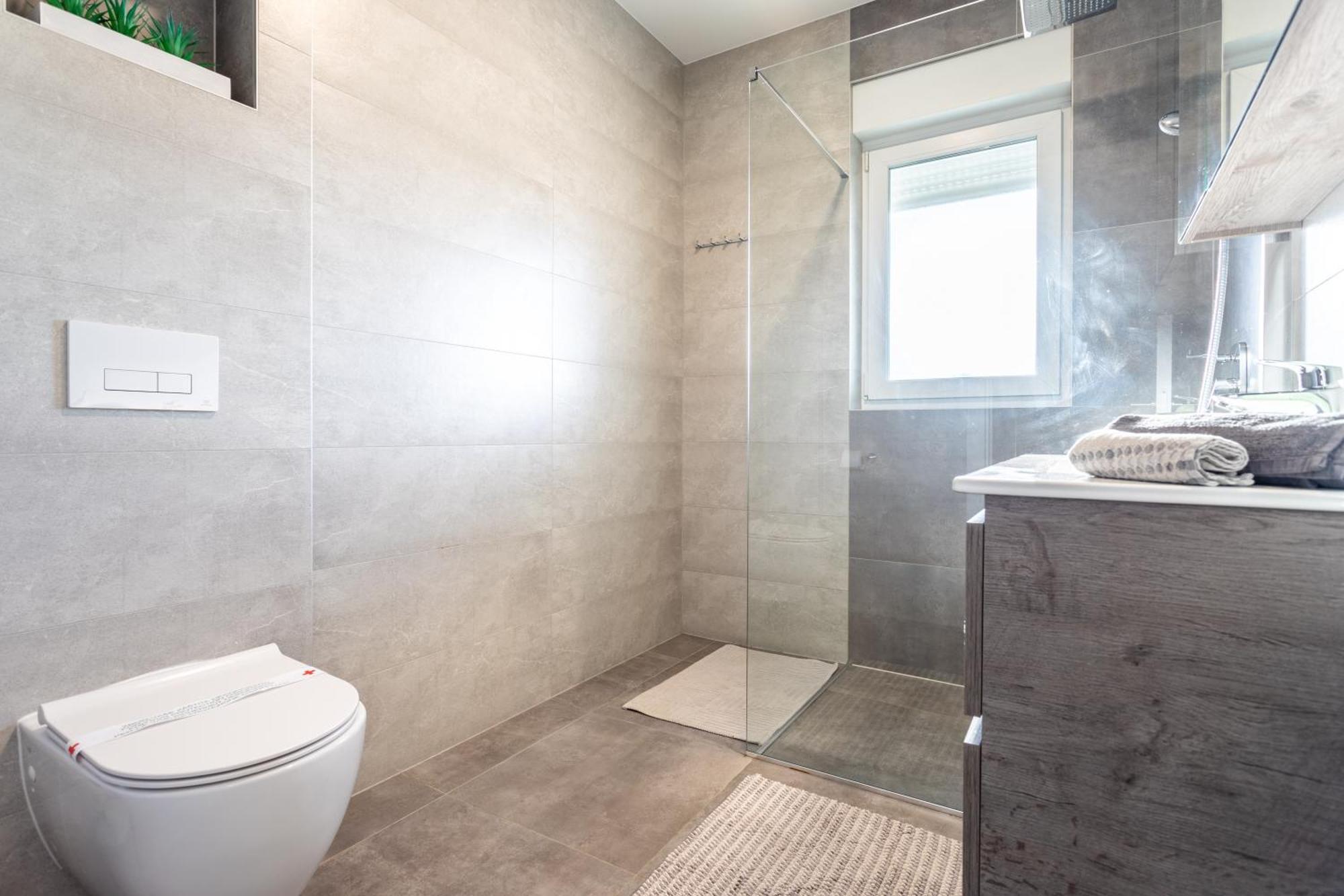 New Luxury 3-Bedroom Penthouse With Huge Terrace Split Eksteriør bilde