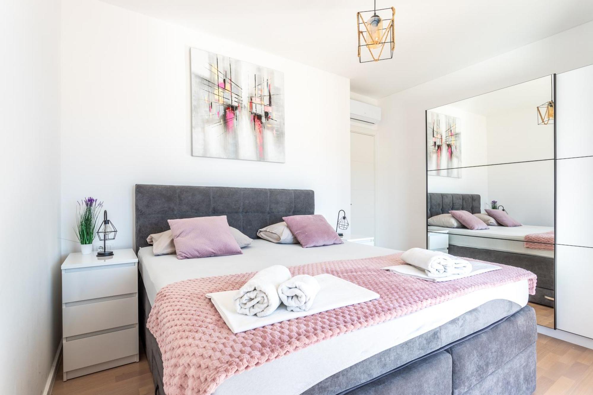 New Luxury 3-Bedroom Penthouse With Huge Terrace Split Eksteriør bilde