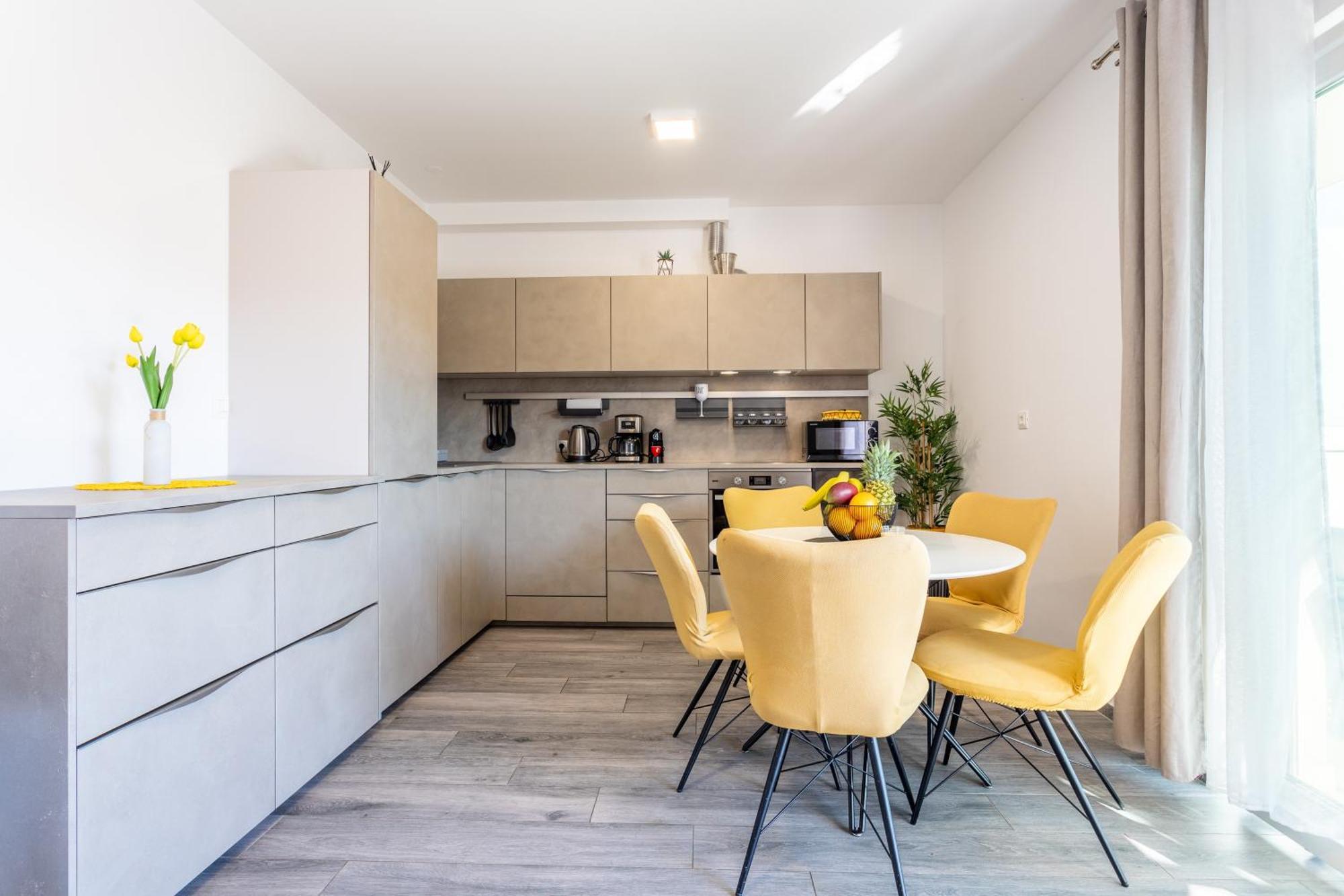 New Luxury 3-Bedroom Penthouse With Huge Terrace Split Eksteriør bilde