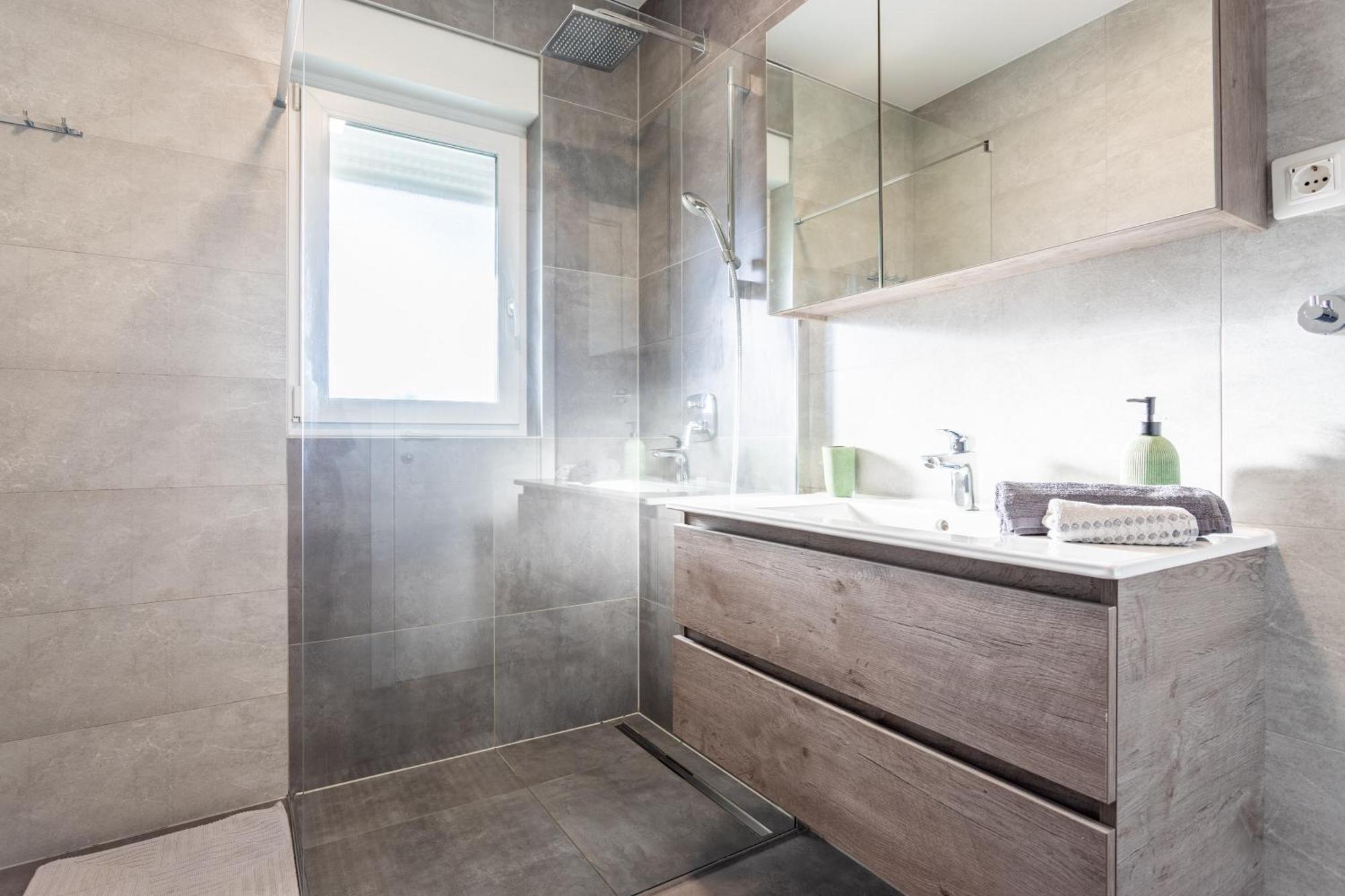 New Luxury 3-Bedroom Penthouse With Huge Terrace Split Eksteriør bilde