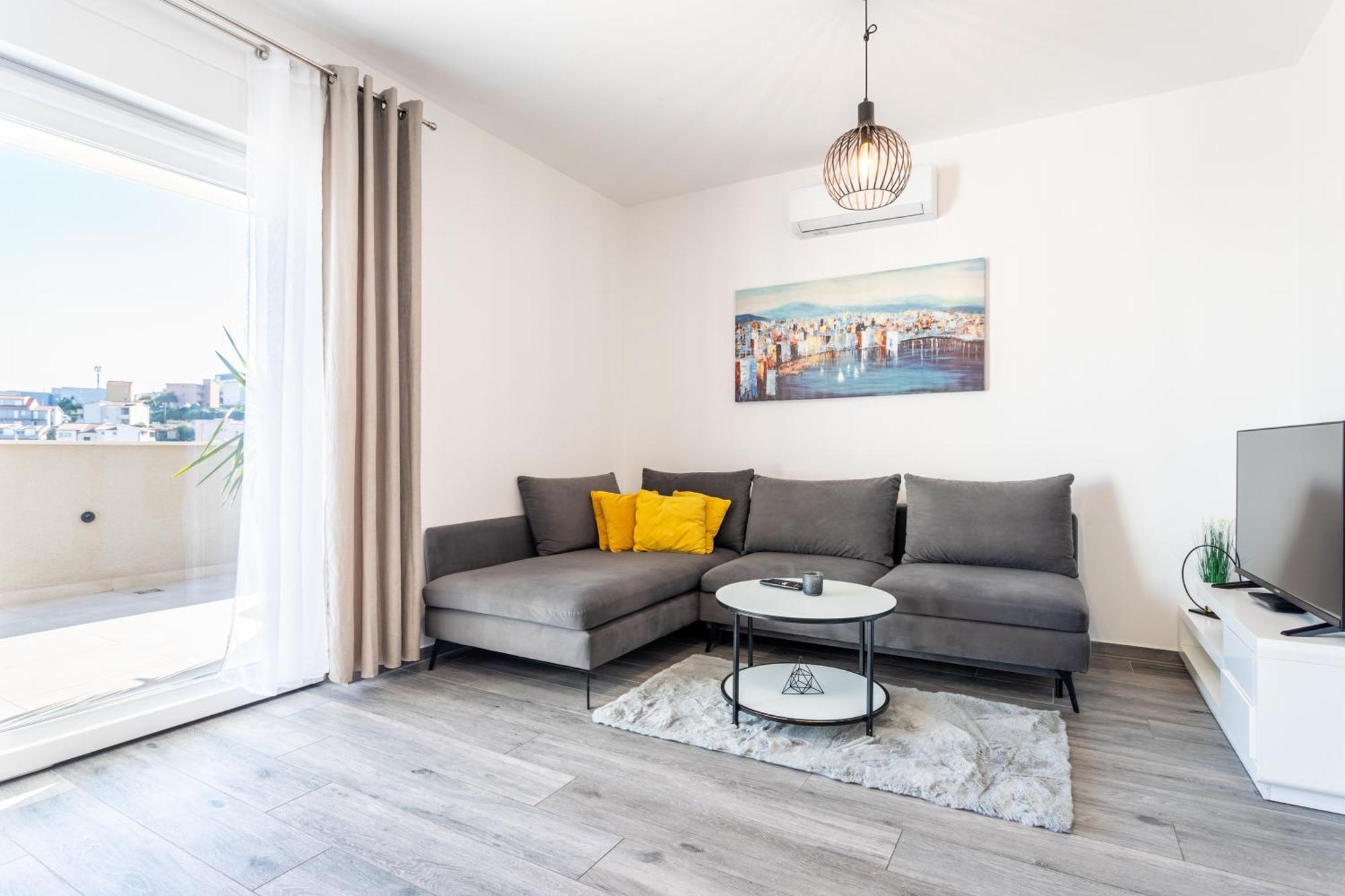 New Luxury 3-Bedroom Penthouse With Huge Terrace Split Eksteriør bilde