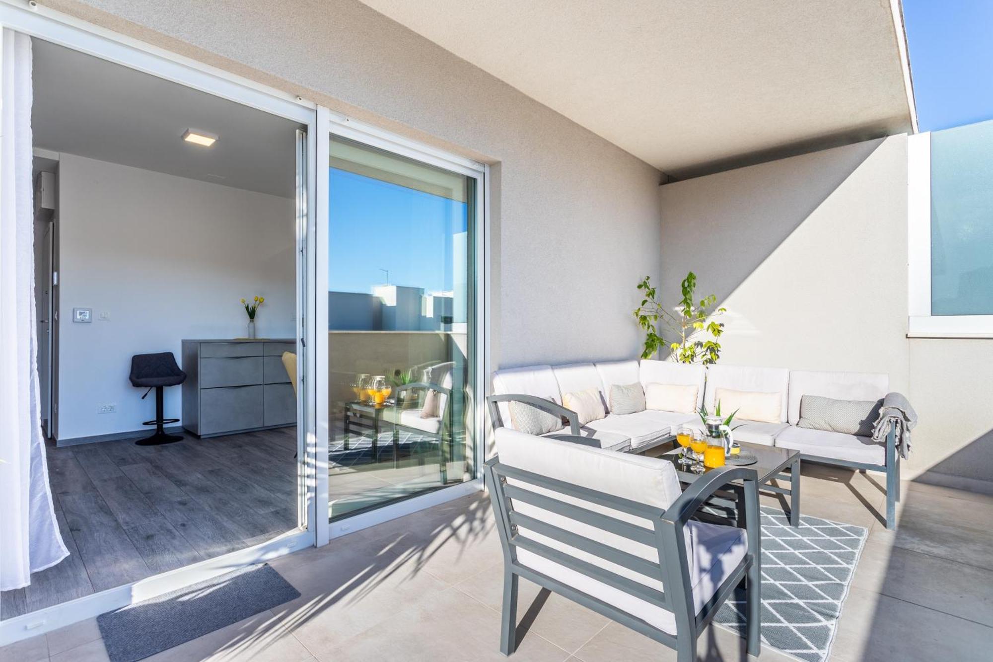 New Luxury 3-Bedroom Penthouse With Huge Terrace Split Eksteriør bilde