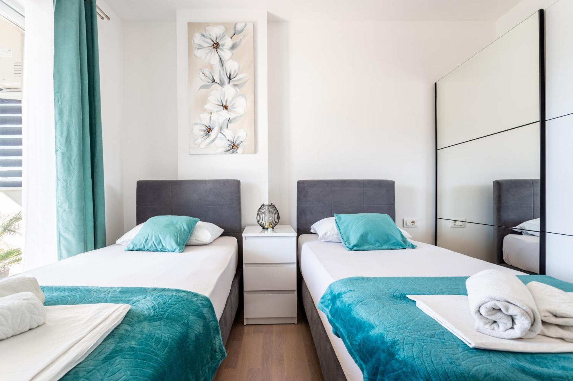 New Luxury 3-Bedroom Penthouse With Huge Terrace Split Eksteriør bilde