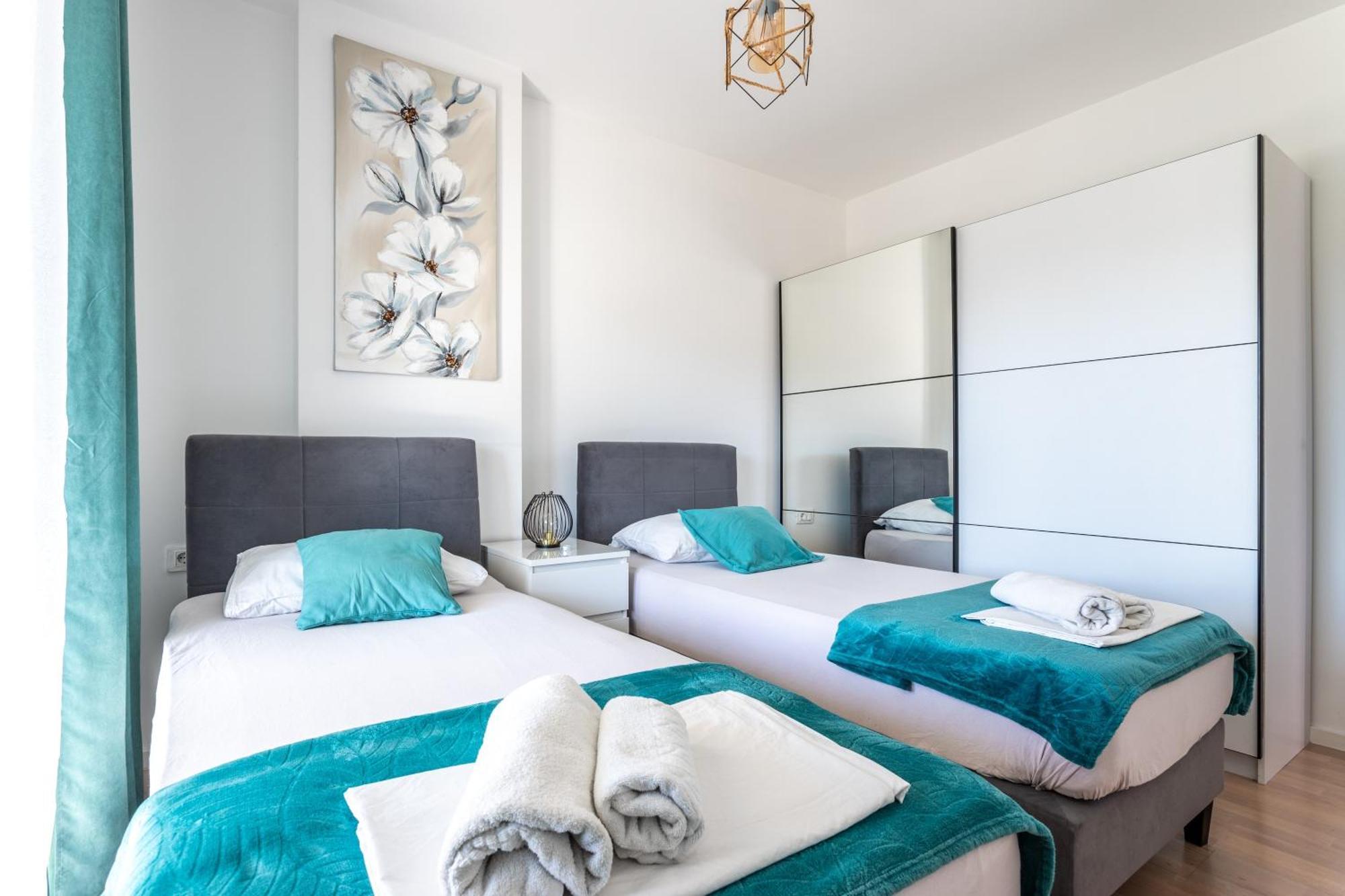 New Luxury 3-Bedroom Penthouse With Huge Terrace Split Eksteriør bilde